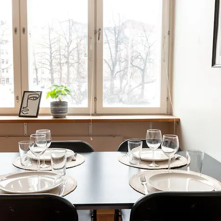 2ndhomes 1br With Balcony Next To Tram Lines Apartmán Helsinky