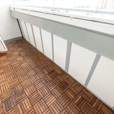 -- 2ndhomes 1br With Balcony Next To Tram Lines -- 아파트