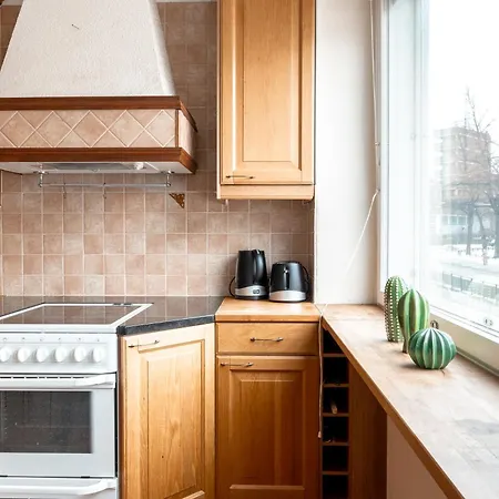 아파트 -- 2ndhomes 1br With Balcony Next To Tram Lines -- 헬싱키
